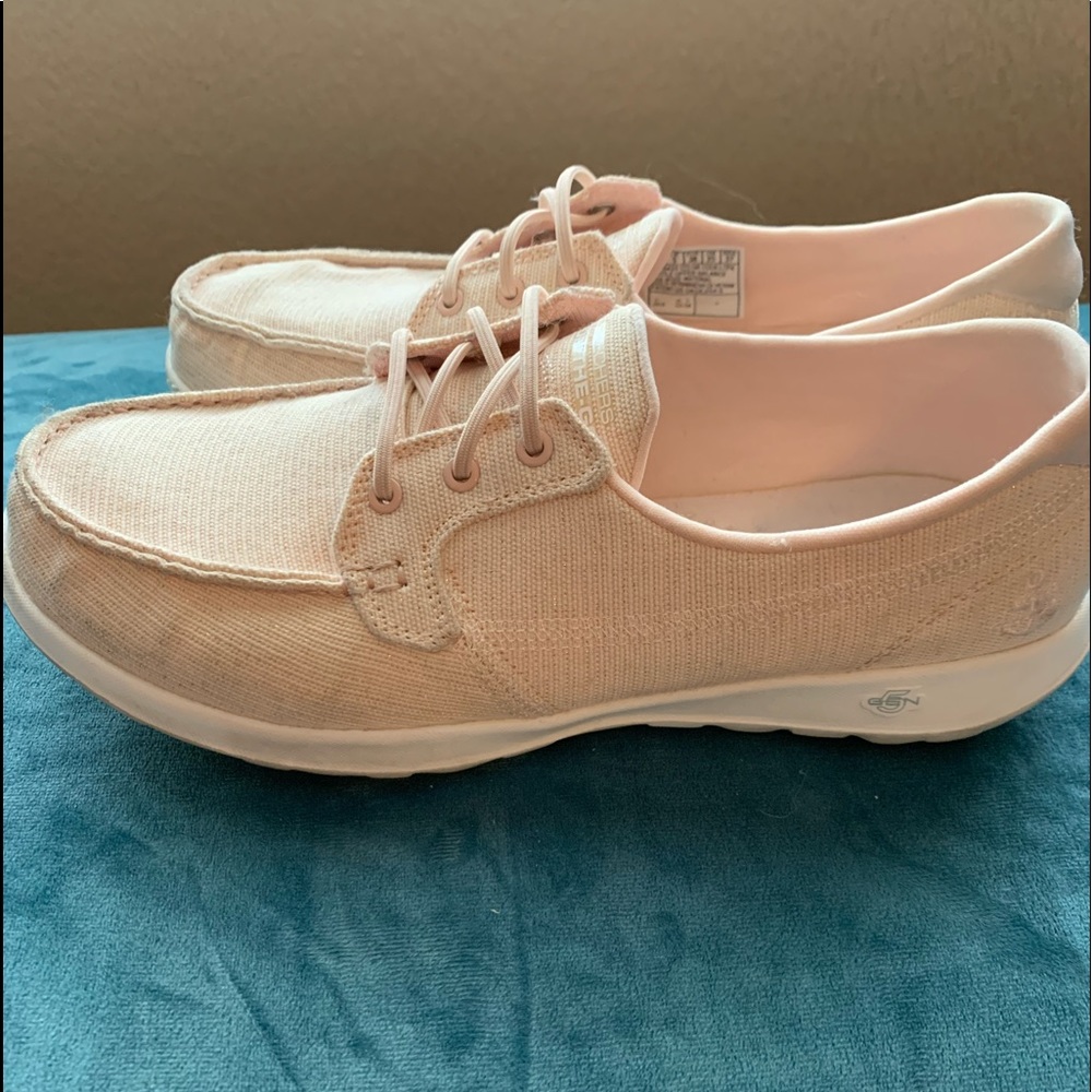 Skechers Go Walk Lite